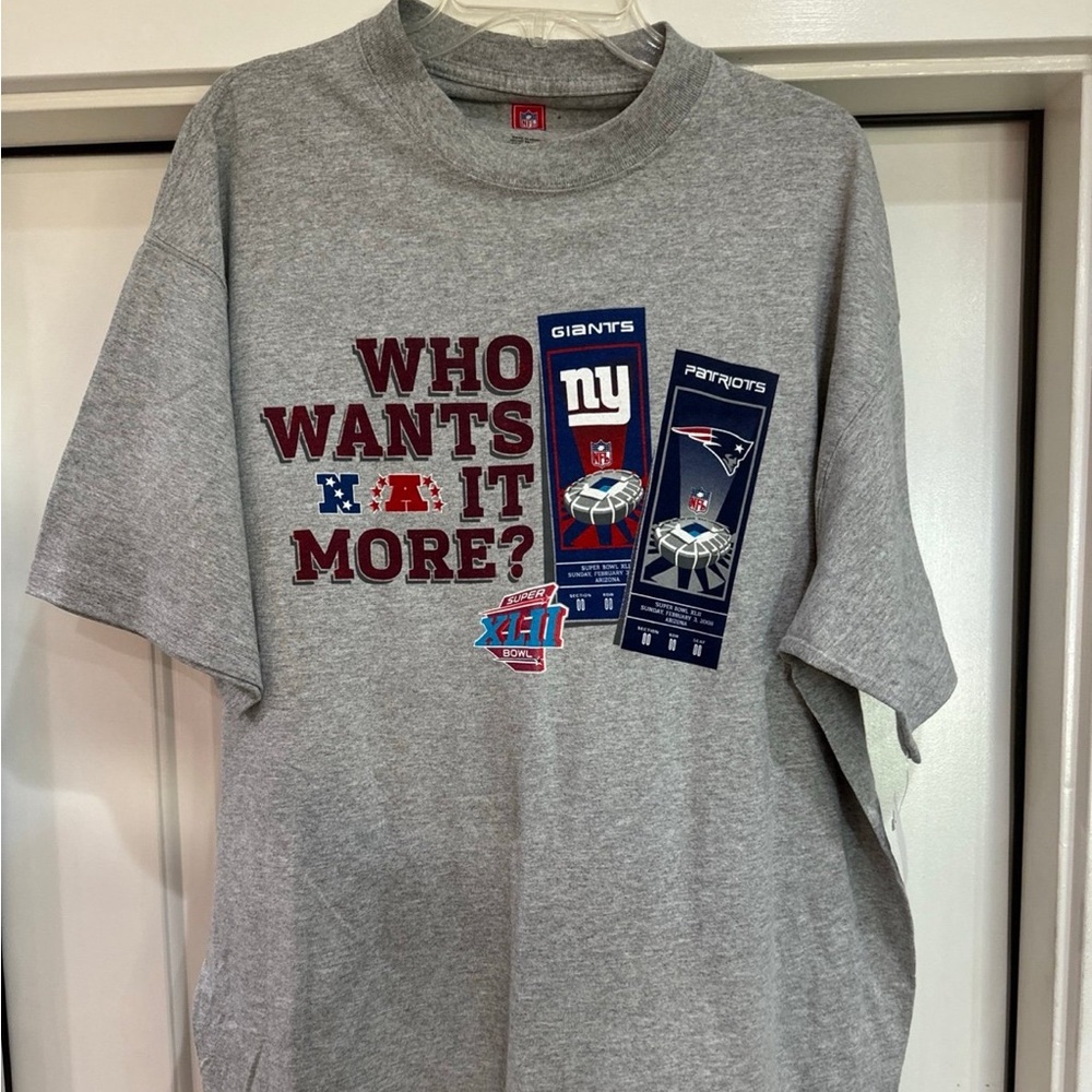 RARE 2008 Super Bowl 42 “Who Wants it More?” T Shirt XL Giants vs Patriots XLII